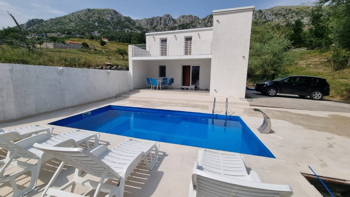 Two-Level House with Pool, Brajići, Budva
